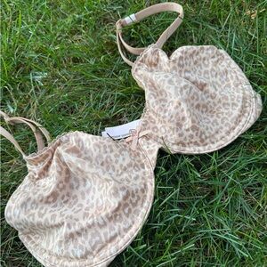 NWOT Victoria’s Secret Body By Victoria Unlined Demi Bra - Size 32DDD